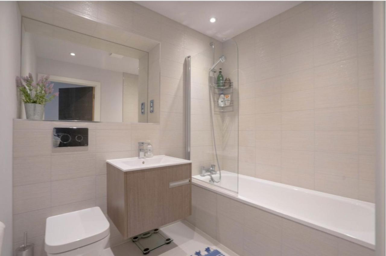 Gorgeous Spacious 2 Bed 2 Bath Apartment 莱切斯特 外观 照片