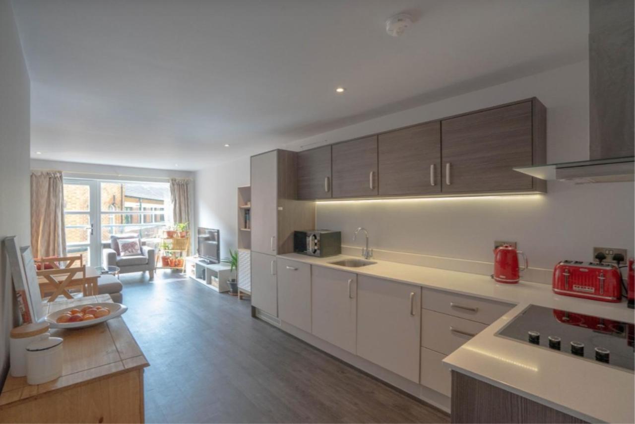 Gorgeous Spacious 2 Bed 2 Bath Apartment 莱切斯特 外观 照片
