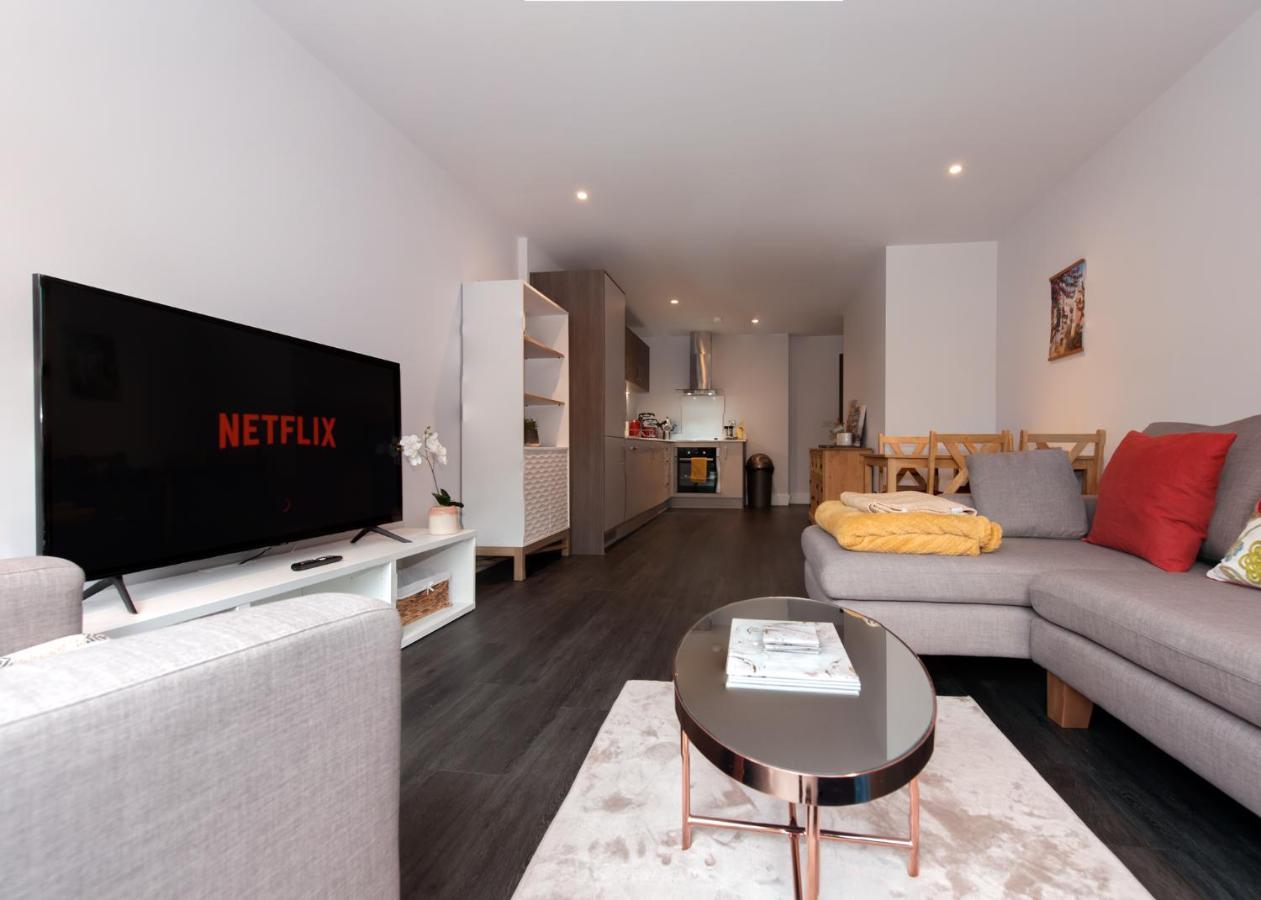 Gorgeous Spacious 2 Bed 2 Bath Apartment 莱切斯特 外观 照片